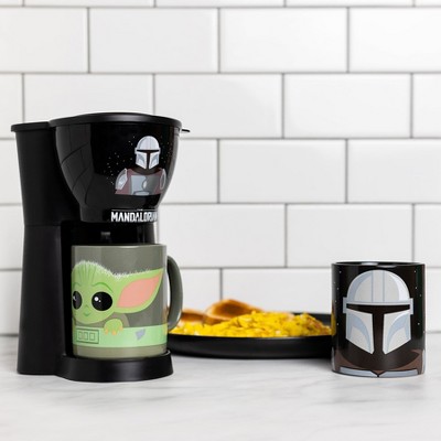 Uncanny Brands Star Wars Mandalorian Waffle Maker - Bounty Hunter & Baby  Yoda Waffles : Target