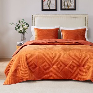 Greenland Home Fashions Riviera Velvet Quilt & Sham Set - 1 of 4