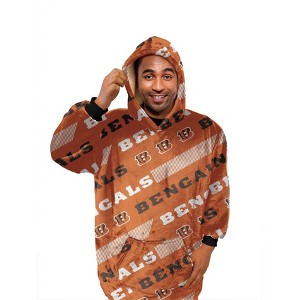 NFL Cincinnati Bengals Repeat Logo with Faux Shearling Bloncho Blanket - 1 of 2