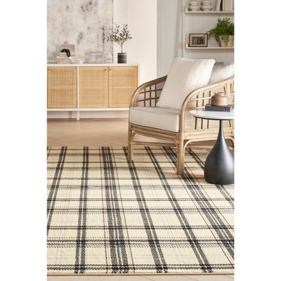 Handmade Cream & Black Plaid 5' x 7' Synthetic Area Rug