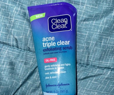 Clean & Clear Oil-free Deep Action Exfoliating Facial Scrub For