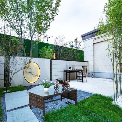 Outdoor Wicker Coffee Table, Rattan Side Table with Tempered Glass Top, Patio Furniture Garden Coffee Table for Balcony Garden Backyard Poolside