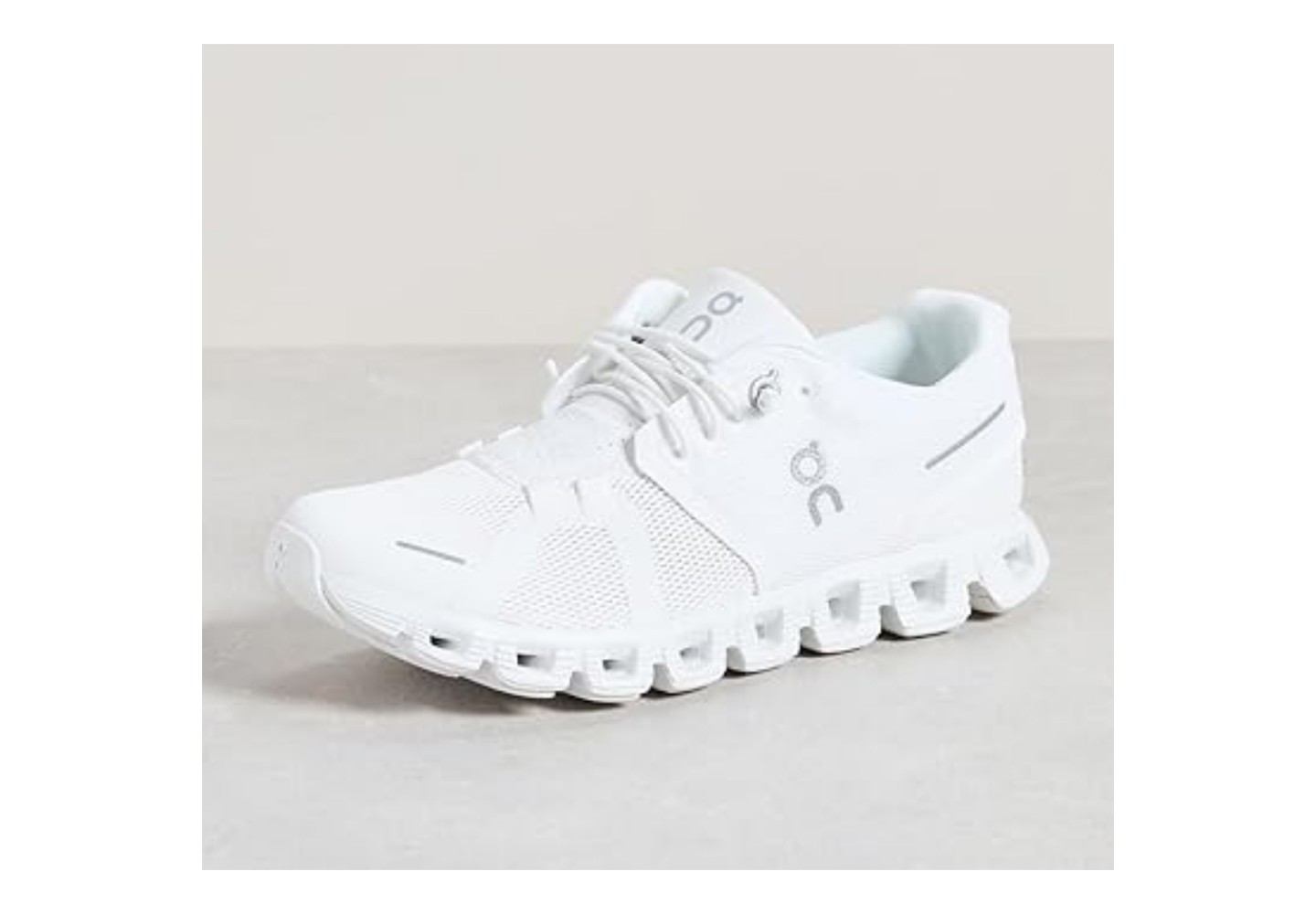 Женские кроссовки ON SHOES On Cloud 5 Sneakers Running Shoes White/White, Size 7 — фото 1