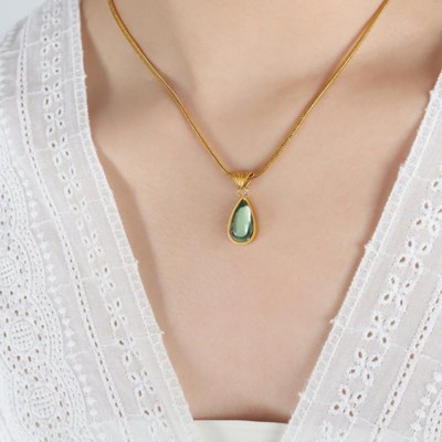 Clotth Natural Stone Necklace Crystal Pendant Gemstone Chain Jewelry 18K Gold Necklace for Women Elegant Unique Gift