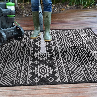 Black Geometric Flat Woven 8' x 10' Indoor/Outdoor Rug