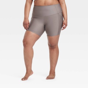 Women's Effortless Support High-Rise Pocketed Bike Shorts 6" - All In Motion™ - 1 of 3