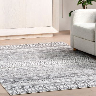 Gray Geometric Machine Washable Area Rug, 2' x 3'