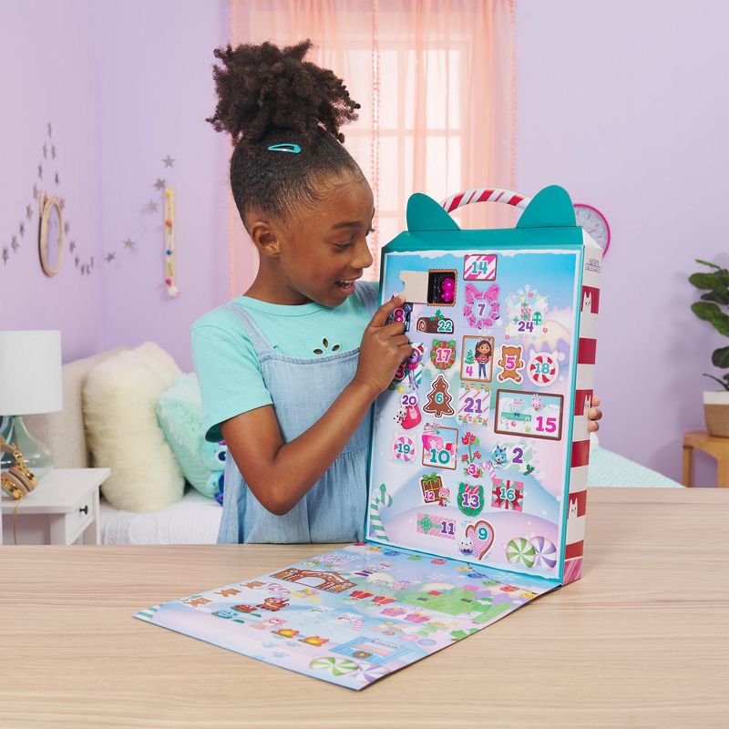 Gabby's Dollhouse, Advent Calendar 2023, 24 Surprise Toys with Figures, Stickers & Dollhouse Accessories, Kids Toys for Girls & Boys Ages 3+, 4 of 7