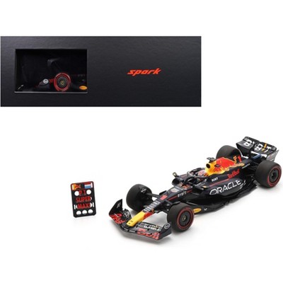 Red Bull Racing RB19 #1 "Oracle" Winner F1 "British GP" (2023) with Pit Board and Display Case 1/18 Model Car by Spark