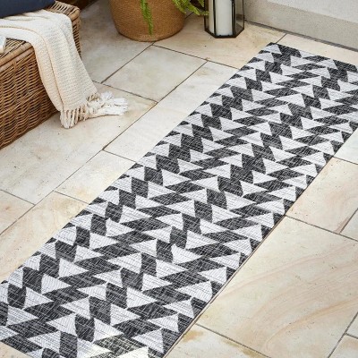 Andratx Black/Ivory Geometric Synthetic Indoor/Outdoor Rug