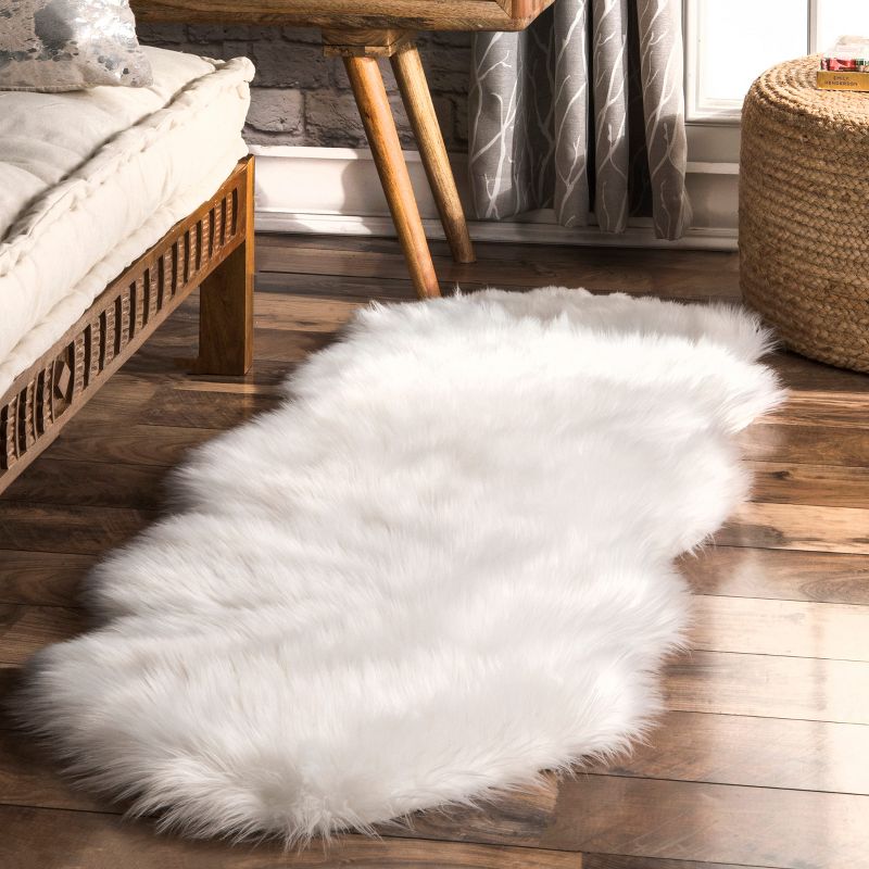 nuLOOM Terrell Solid Faux Sheepskin Area Rug, 3 of 8
