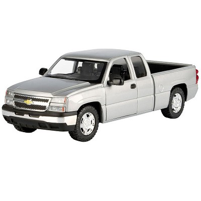 2006 Chevrolet Silverado 1500 Pickup Truck Gray Metallic "Timeless Legends" Series 1/25 Diecast Model Car by Motormax