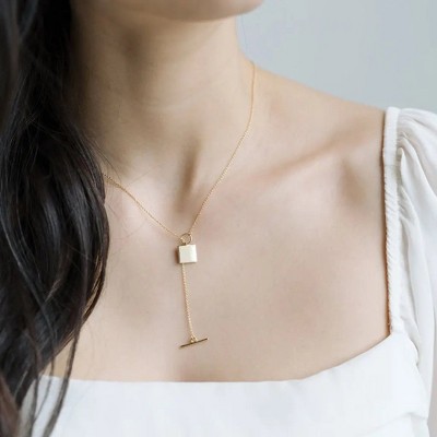 Gwyneth Toggle Necklace in Gold, Rose Gold, Silver - Honeycat
