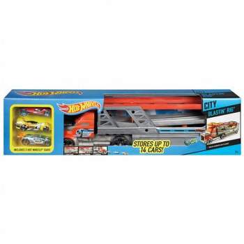 Hot Wheels Transporter Truck Mobile Play Set Large Loop Collapsible  Launcher Room for 18 Die-Cast 1:16 Vehicles Ages 3 and Up