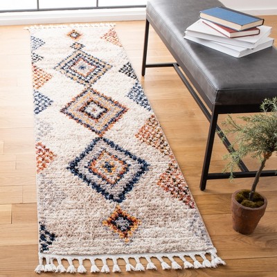 Bohemian Chic Gray Diamond 26" Synthetic Area Rug with Fringe