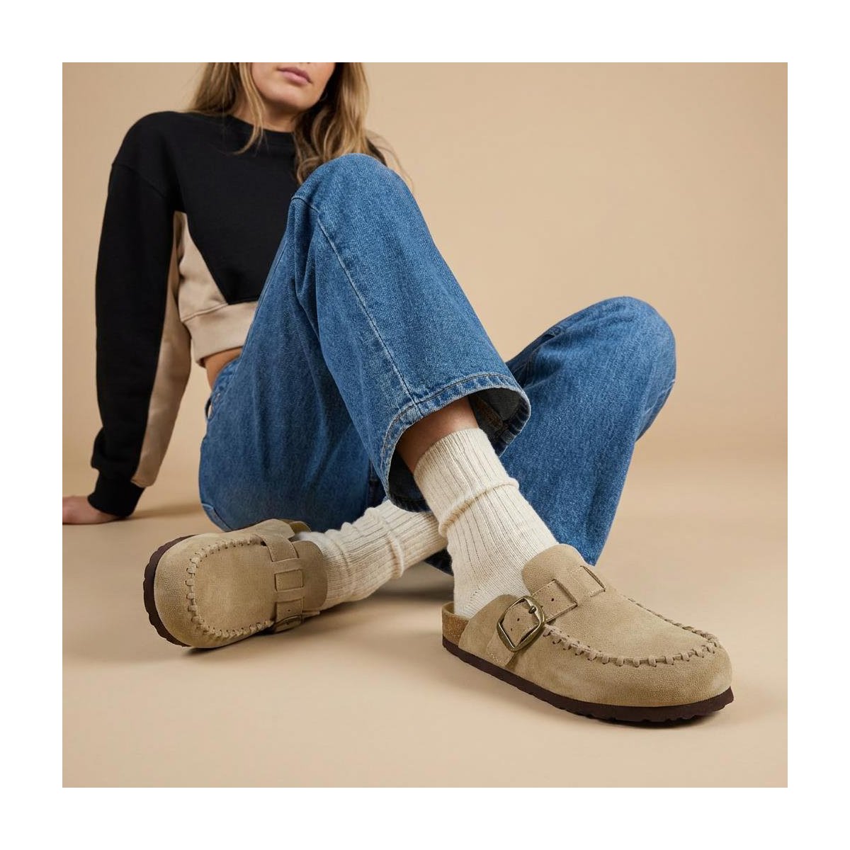 Женские сабо CUSHIONAIRE Canoe Genuine Suede Clogs for Women Footwear with Moc Toe Design –Casual Slip On Womens Shoes, Beige 8 — фото 4