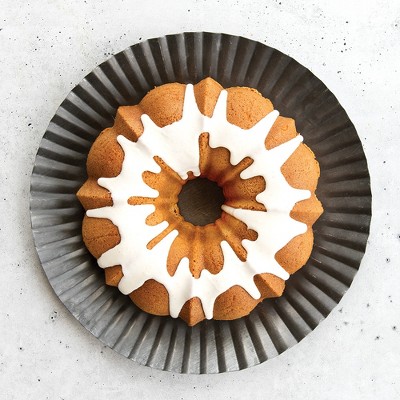 Sparkling Silver Non-Stick Aluminum Round Bundt Pan, 12-Cup