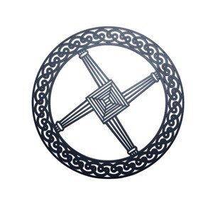 Slickblue Celtic Metal Wall Art – 12" Round Hanging Decor in 8 Irish Designs & 4 Finish Options for Home - 1 of 4