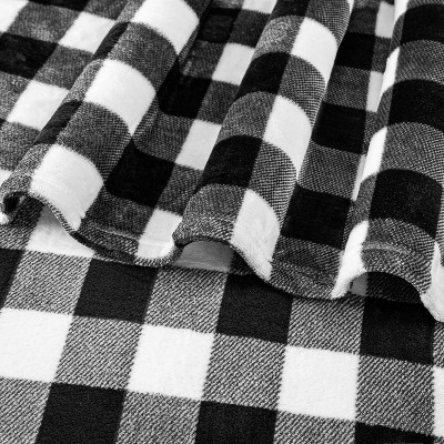 Cozy Buffalo Plaid Fleece Queen Blanket in White/Black