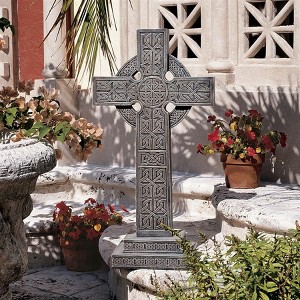 Design Toscano Bannockburn Celtic Cross Sculpture - 1 of 3