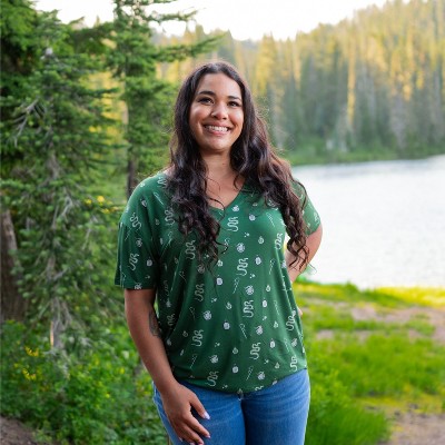 Women’s Relaxed Fit V-Neck in Slytherin™