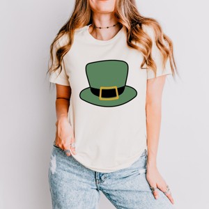 Simply Sage Market Leprechaun Hat Short Sleeve Tee - M - Cream - 1 of 4