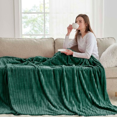 Emerald Green Plush Fleece Throw Blanket, 50 x 60 Inches