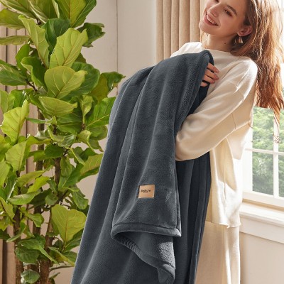 Cozy Comfort Fleece Blankets Queen, Soft & Thick, Heavy 500Gsm Anti-Static Design, Ideal for Couch & Sofa, Cream, 90x90 inch