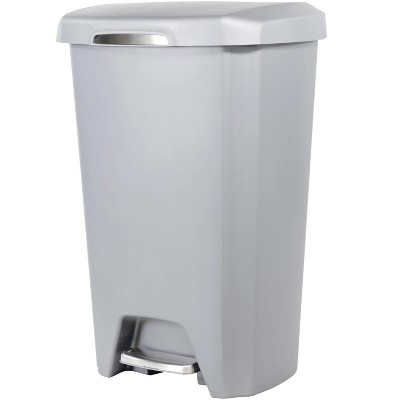 LunaLulinlk Gray 12.1 Gallon Trash Can, Plastic Soft Close Step-On Kitchen Trash Can