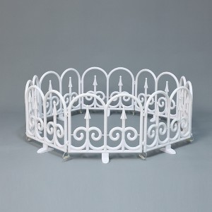 LuxenHome 8-Piece Light Show Arched Fence Design Outdoor Decoration White - 1 of 4