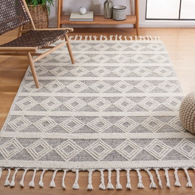 Hand-Tufted Artisan Black Wool Rectangular Rug 4' x 6'