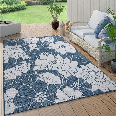 Navy and White Floral Flat Woven 5' x 7' Indoor/Outdoor Rug