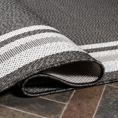 Modern Stripe 4' x 6' Black and Gray Synthetic Indoor/Outdoor Rug