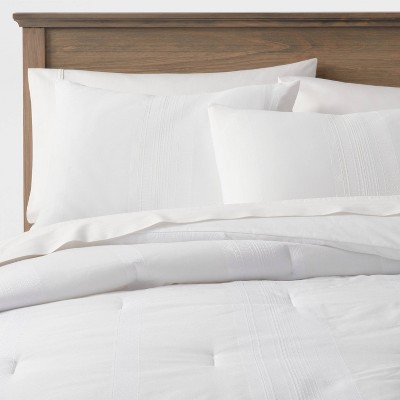 King Cotton Jacquard Pattern Comforter & Sham Set White - Threshold™