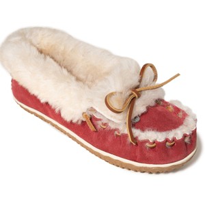 Minnetonka Women's Ultimate Sheepskin Slipper - 1 of 4