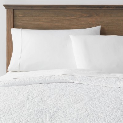 White quilt full deals size