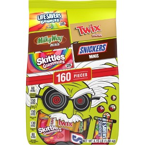 Assorted Halloween Chocolate and Gummy Candy Variety Pack - 66.44oz/160ct - 1 of 4