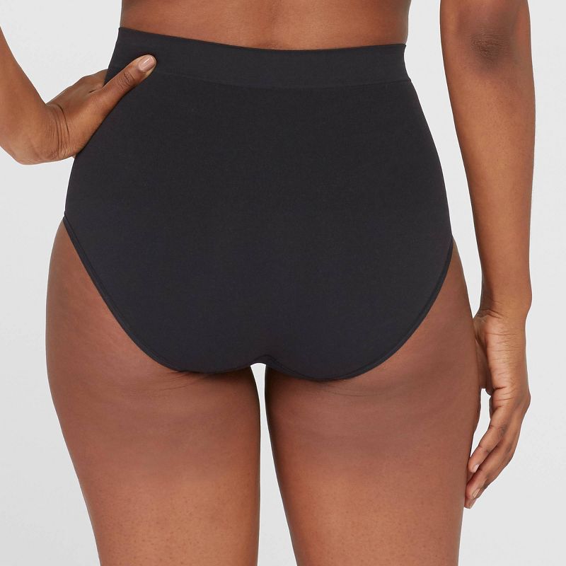ASSETS by SPANX Women's All Around Smoother Briefs, 3 of 4