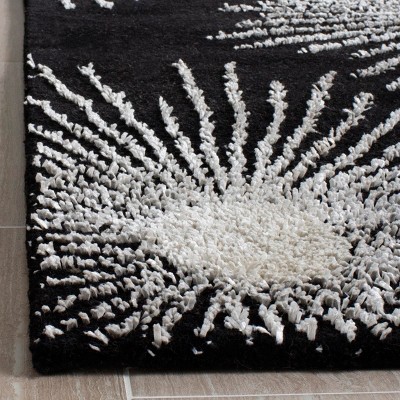 Hand-Tufted Black and White Starburst Square Wool Rug