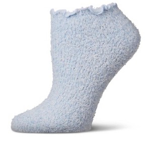 Memoi Women's Marshmallow Scalloped-Edge Ultra-Plush Low Cut Sock - 1 of 4