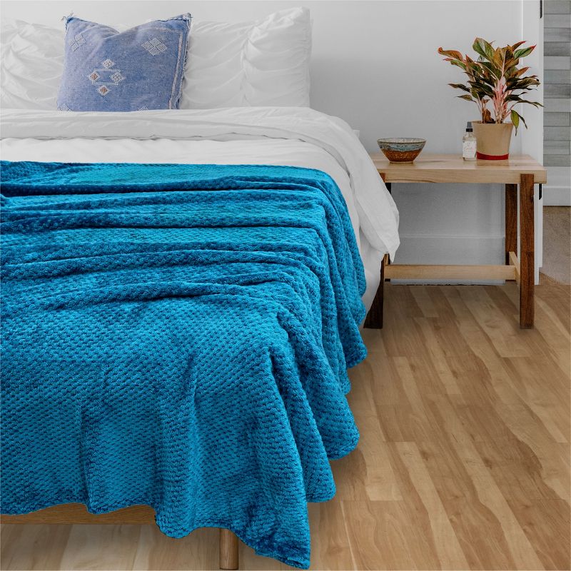 PAVILIA Soft Waffle Blanket Throw for Sofa Bed, Lightweight Plush Warm Blanket for Couch, 2 of 7