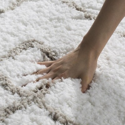 Ivory and Silver Geometric Hand-Tufted Shag Area Rug 8' x 10'