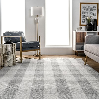 Ellis Farmhouse Plaid 5'x8' Gray Synthetic Easy-Care Area Rug