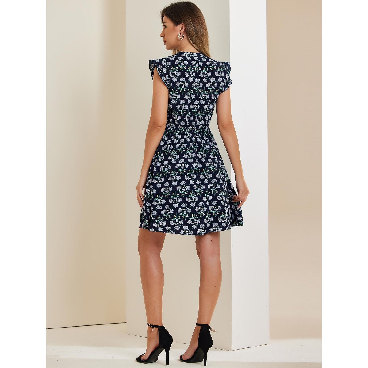 Женские платья INSPIRE CHIC Women's V-Neck Ruffle Cap Sleeve A-Line Floral Chiffon Dress Medium Navy Blue — фото 4