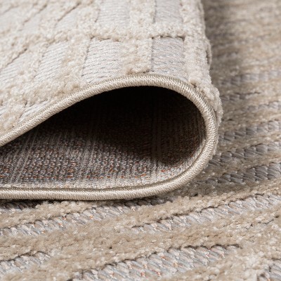 Ivory Diamond Moroccan-Inspired 4' x 6' Easy-Care Area Rug