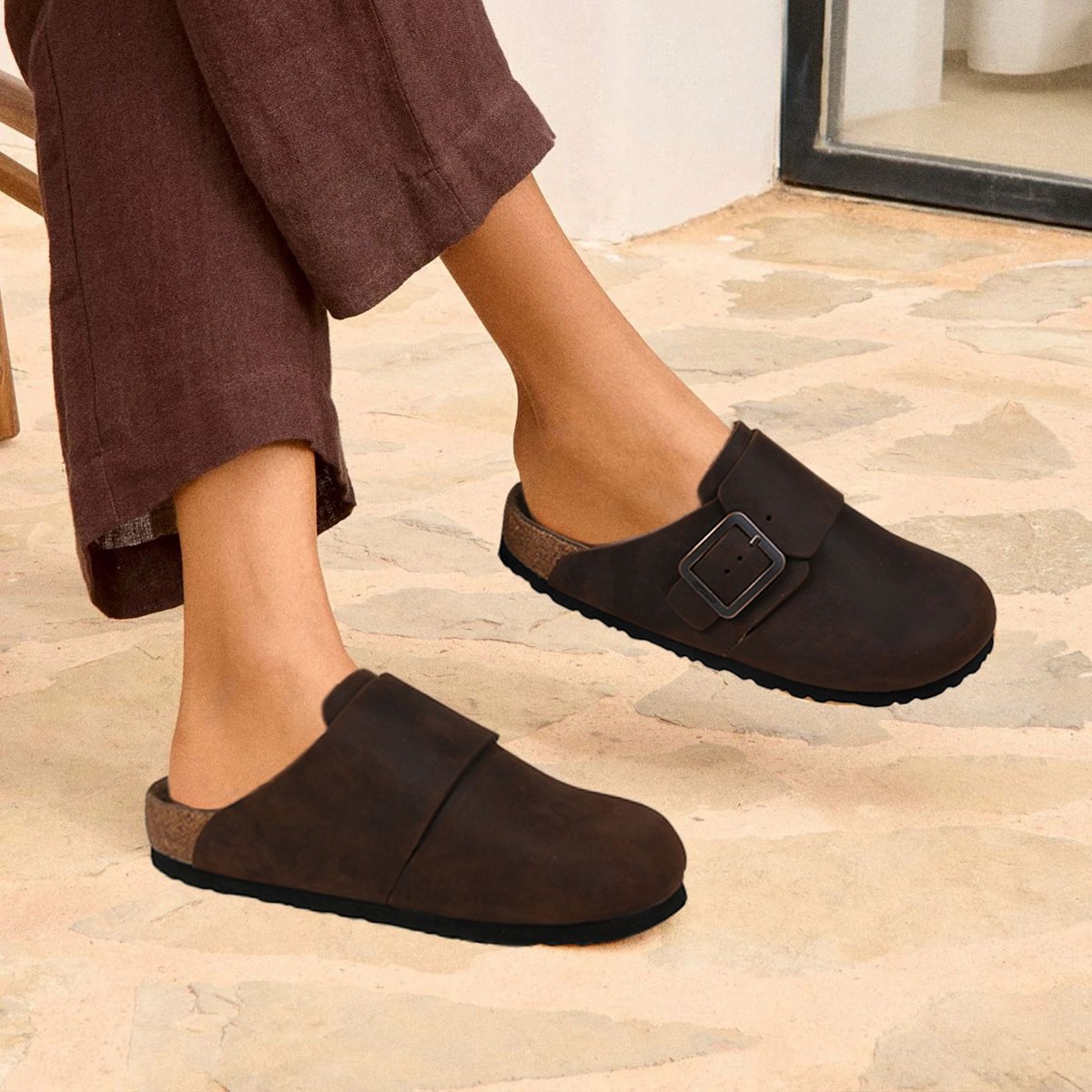Женские сабо Aerothotic Dakota Genuine Leather Clogs for Women with Arch Support, Brown-7 — фото 3
