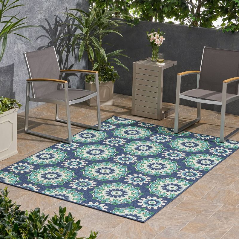 5'3" x 7' Medallion Outdoor Rug Navy/Green - Christopher Knight Home, 4 of 7
