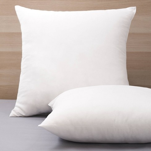 The Best Throw Pillow Inserts That Never Need to be Re-Poofed