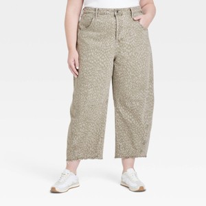 Women's High-Rise Curved Leg Barrel Jeans - Universal Thread™ Tan Leopard Print - 1 of 3