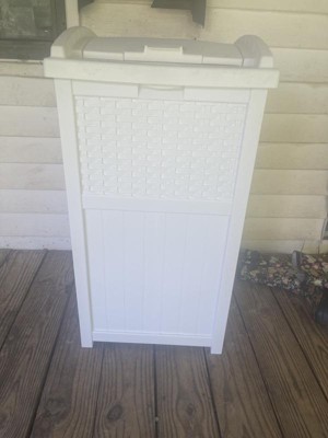 Suncast GHW1732WH Resin Outdoor Hideaway Trash Can Bin with Latching Lid, White